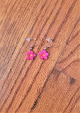 Load image into Gallery viewer, Flower Earrings