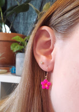 Load image into Gallery viewer, Flower Earrings